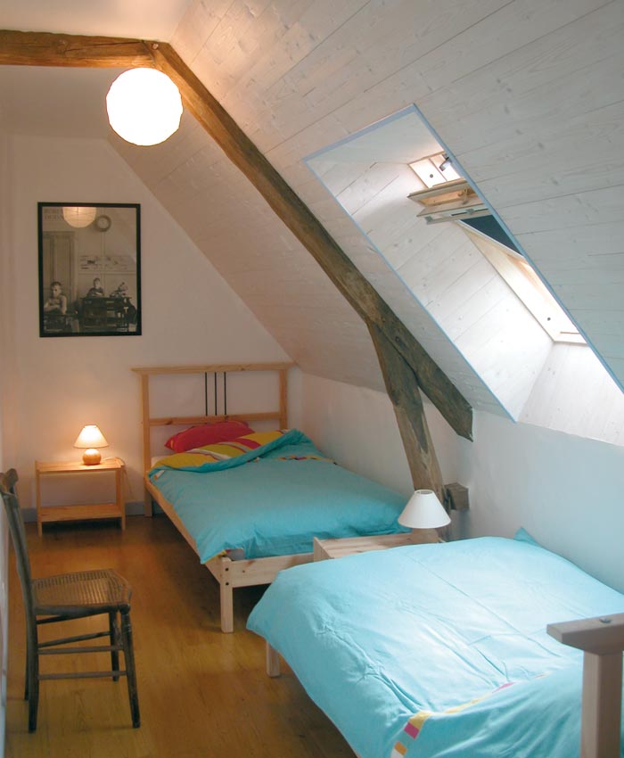 La chambre avec 2 lits de 90.